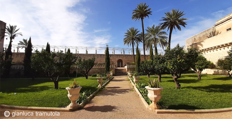 giardino palazzo giaconia lecce